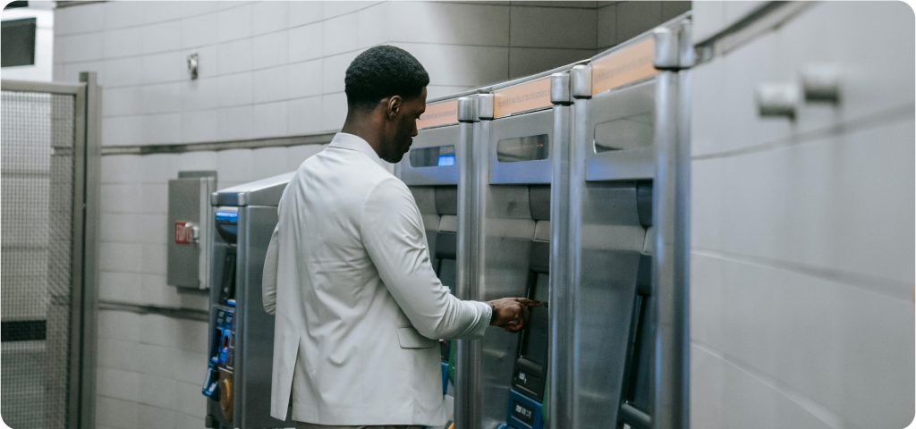 وب کیوسک دیواری